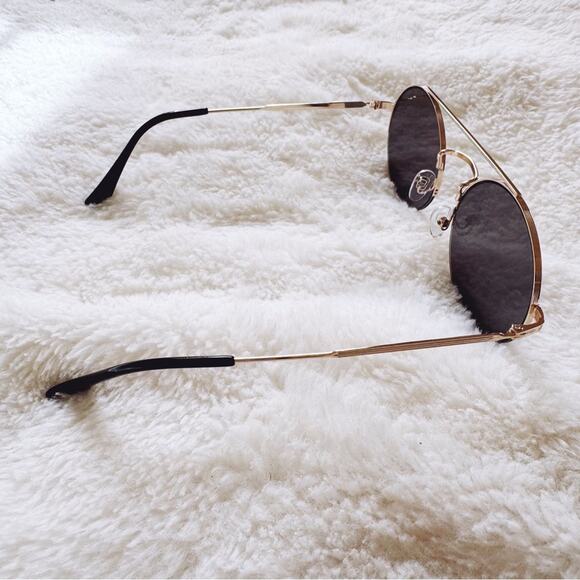 Carly Mirrored Gold Chic Round Sunglasses - Picture 7 of 11